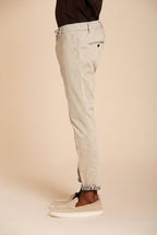 Milano Jogger Travel Hose Chino Herren aus technischem Travel Stretch Satin extra slim fit