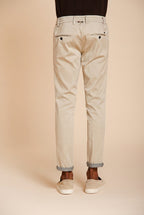 Milano Jogger Travel Hose Chino Herren aus technischem Travel Stretch Satin extra slim fit