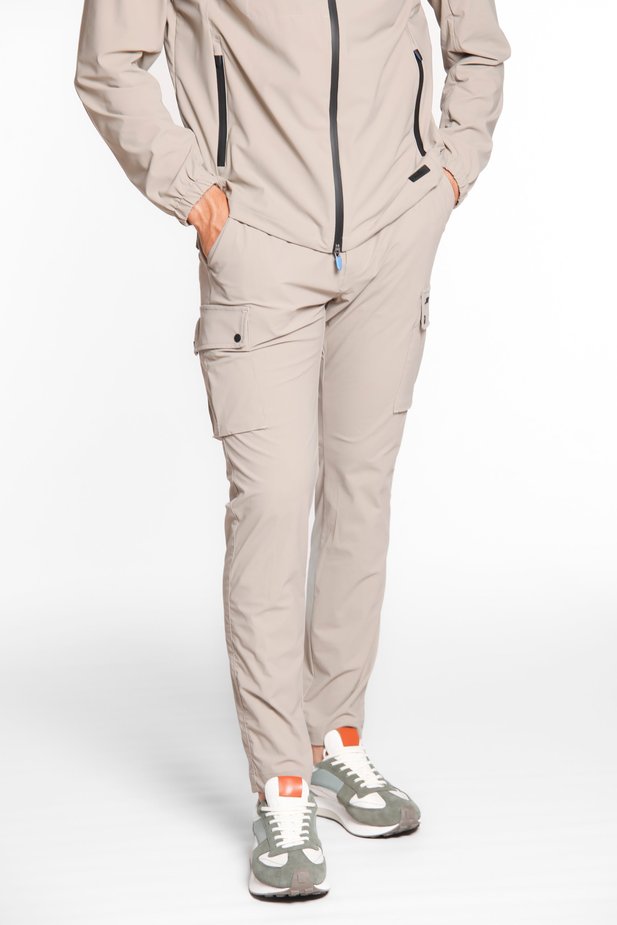 Chile Athleisure pantalone cargo jogger uomo in jersey super tecnico carrot fit