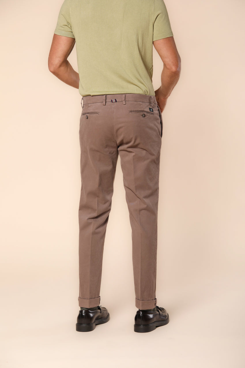 New York pantalón chino hombre en gabardina stretch ajuste regular ①.