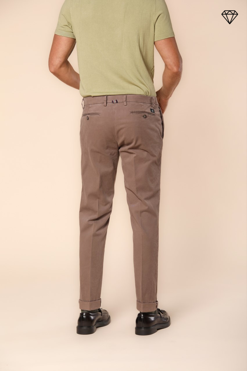 New York Pantalon chino homme en gabardine stretch coupe régulière  ①.