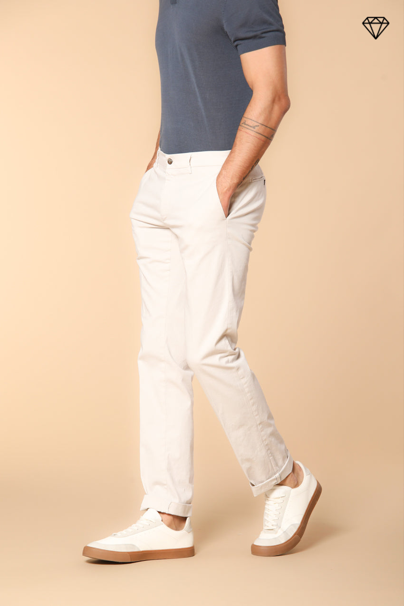New York pantalón chino hombre en raso elástico regular fit ①