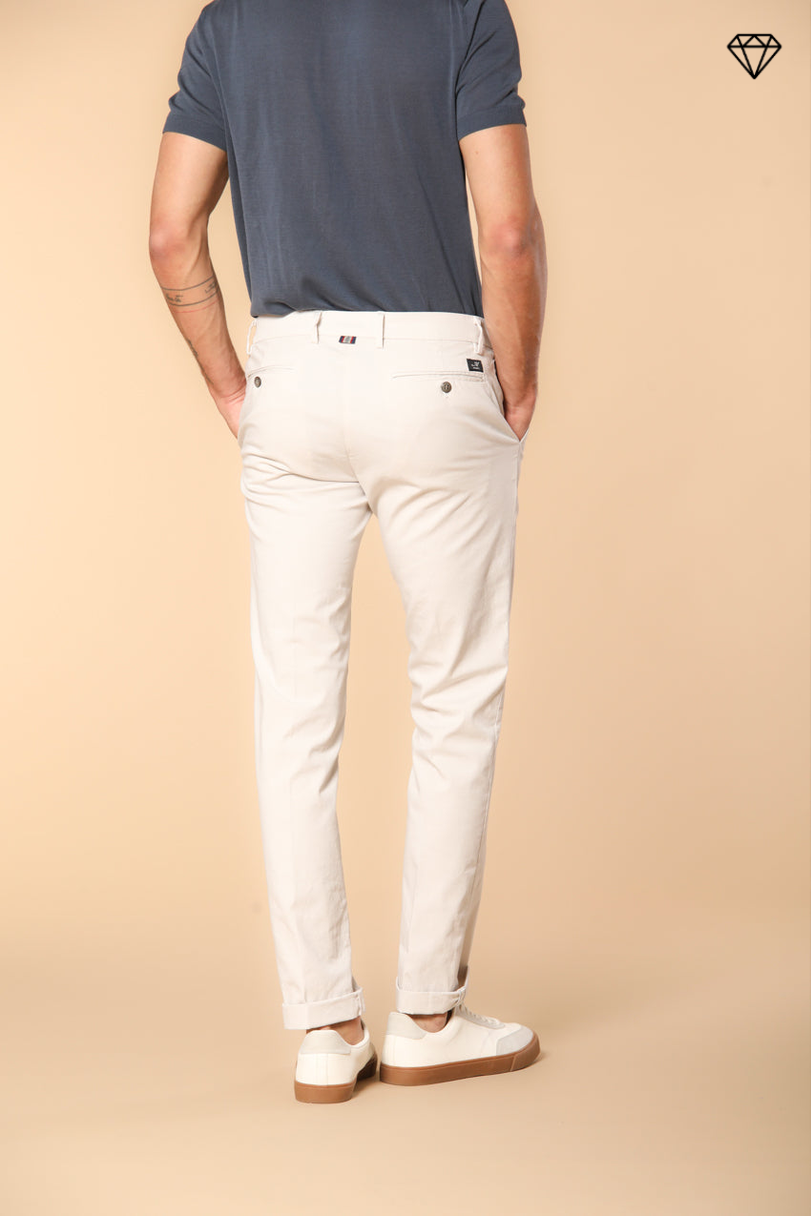 New York pantalón chino hombre en raso elástico regular fit ①