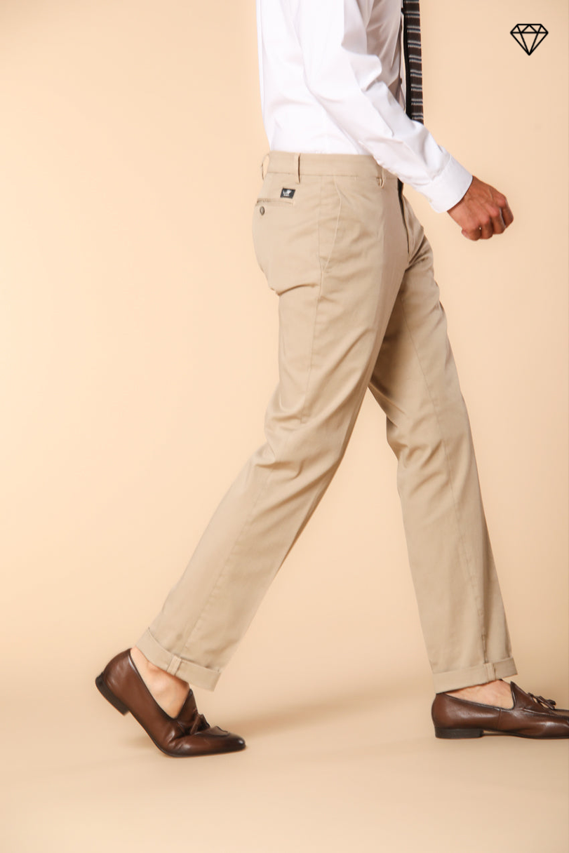 New York pantalon chino homme en satin stretch coupe Regular ①