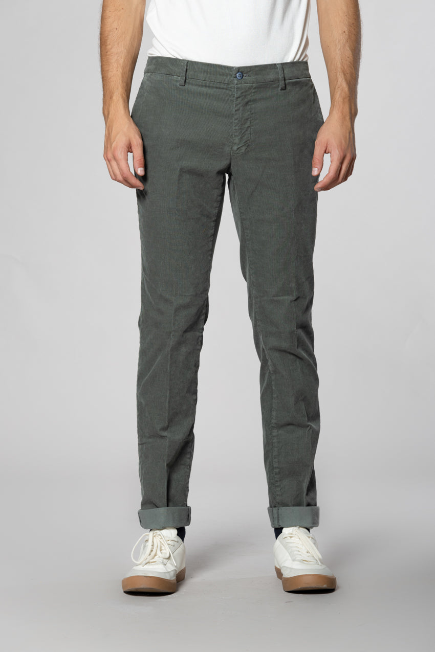 New York men's chino pants in 1000 wale corduroy regular fit