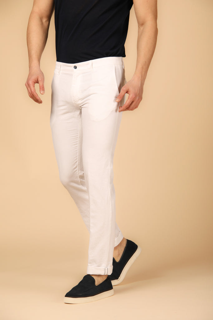 immagine 2 di pantalone chino uomo modello New York City color bianco regular fit di Mason's