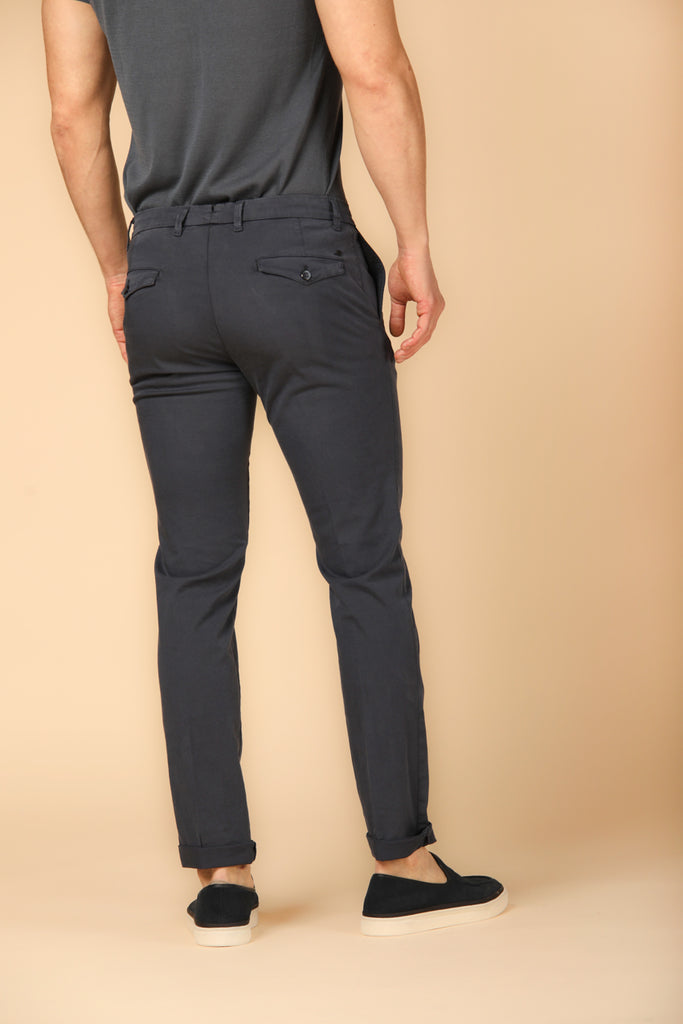 immagine 4 di pantalone chino uomo modello New York City in blu navy regular fit di Mason's