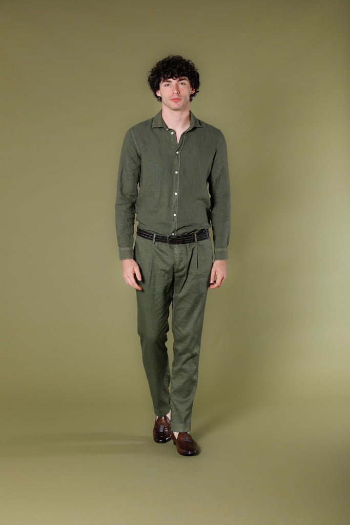 Immagine 2 di pantalone chino da uomo in twill di lino e cotone color verde modello Genova Style di Mason's