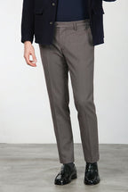 New York men’s chino pants in yarn-dyed birdseye pattern with regular fit
