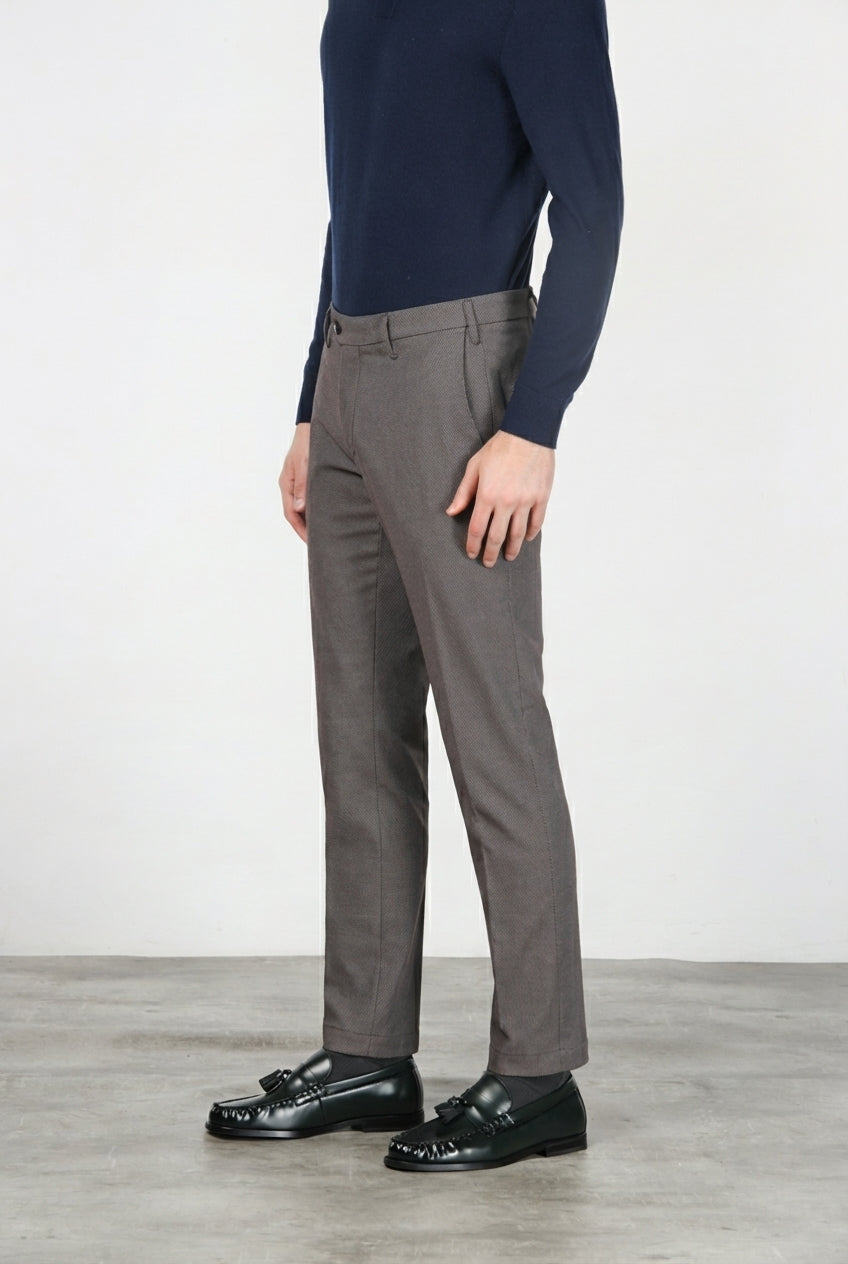 New York men’s chino pants in yarn-dyed birdseye pattern with regular fit
