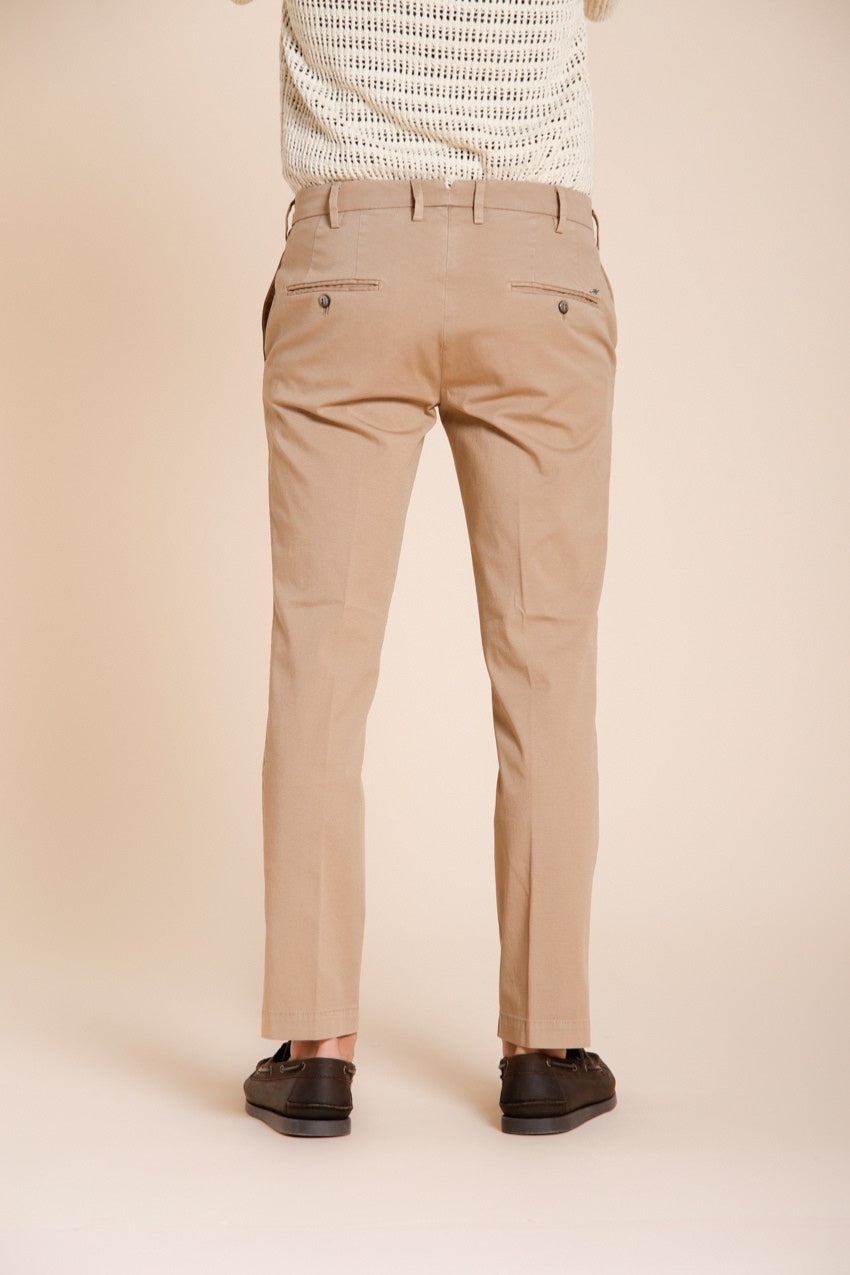 New York pantalón chino hombre en gabardina stretch regular fit ①