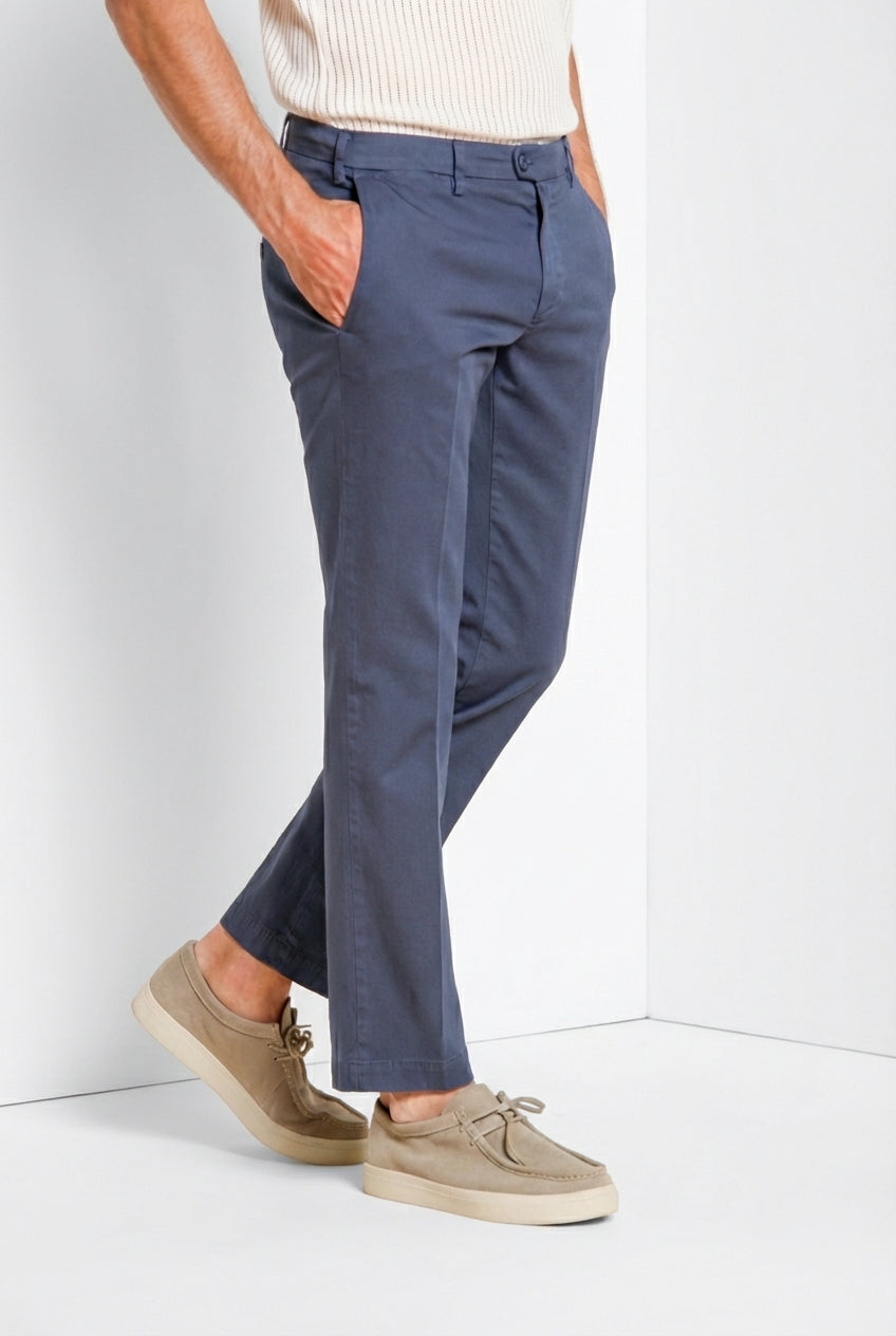 New York pantalón chino hombre en gabardina stretch regular fit ①