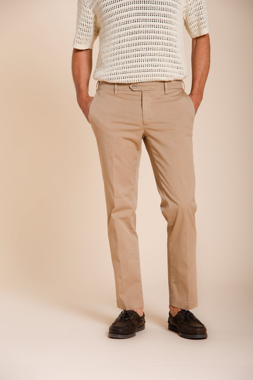 New York pantalón chino hombre en gabardina stretch regular fit ①