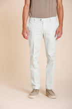 New York Hose Chino Herren aus Stretch-Gabardine regular fit ①