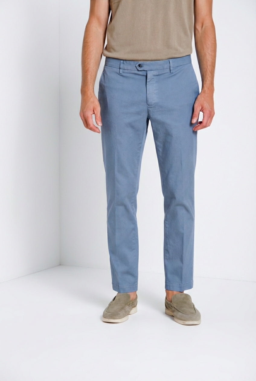 New York pantalón chino hombre en gabardina stretch regular fit ①