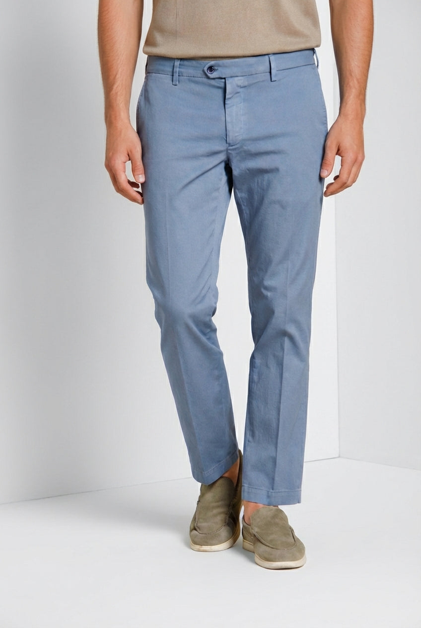 New York pantalón chino hombre en gabardina stretch regular fit ①