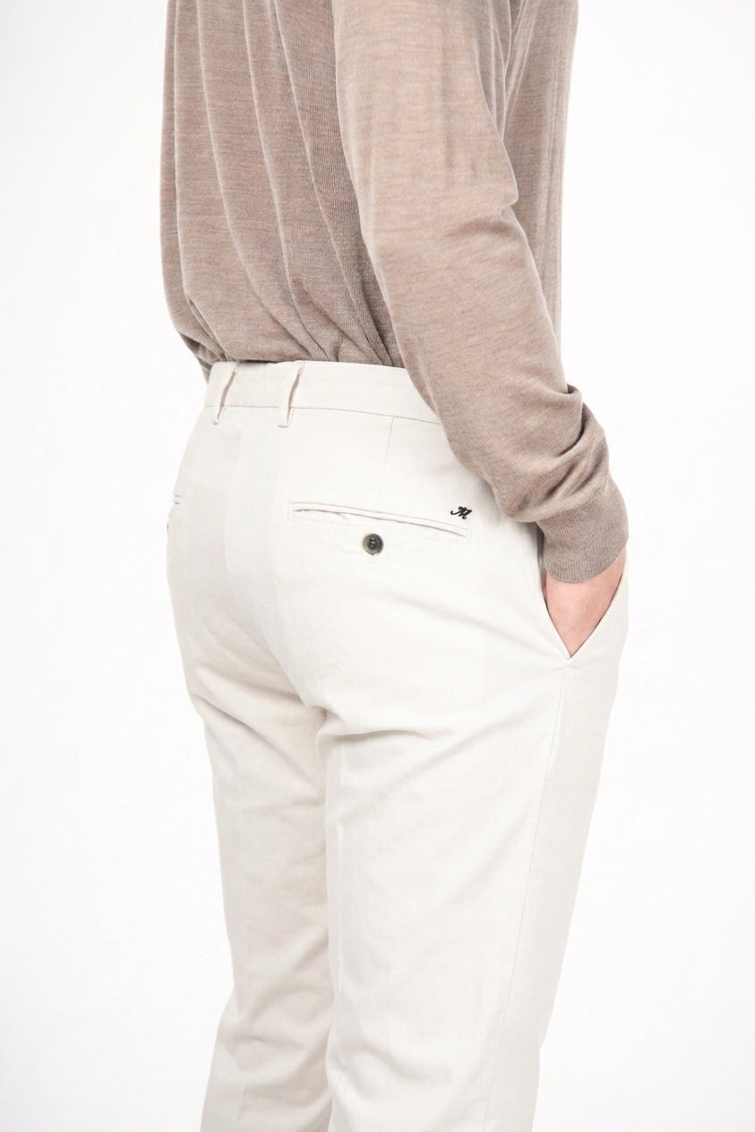 New York pantalón chino de hombre en gabardina stretch regular fit ①
