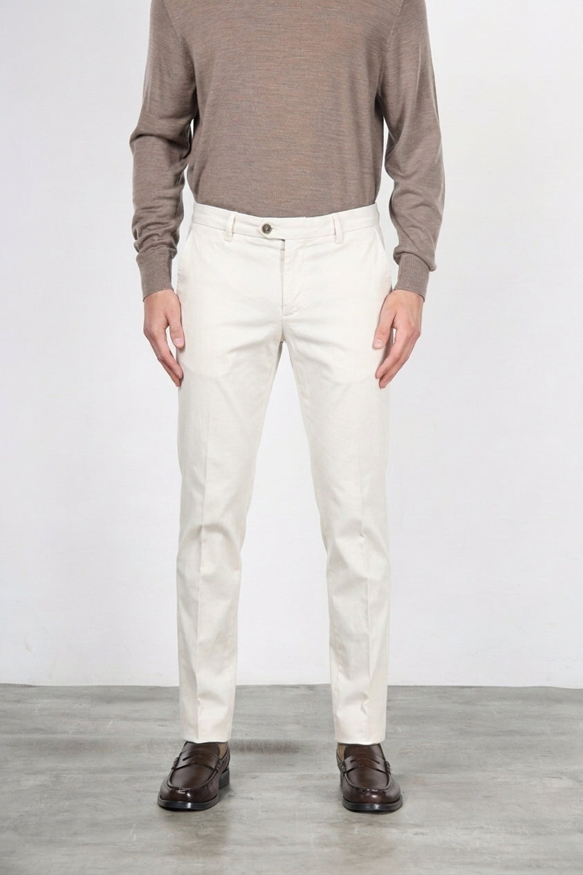 New York pantalón chino de hombre en gabardina stretch regular fit ①