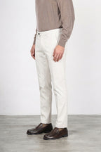 New York pantalón chino de hombre en gabardina stretch regular fit ①