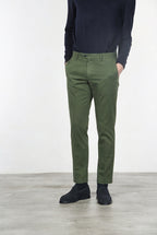 New York pantalón chino de hombre en gabardina de algodón y lana regular fit