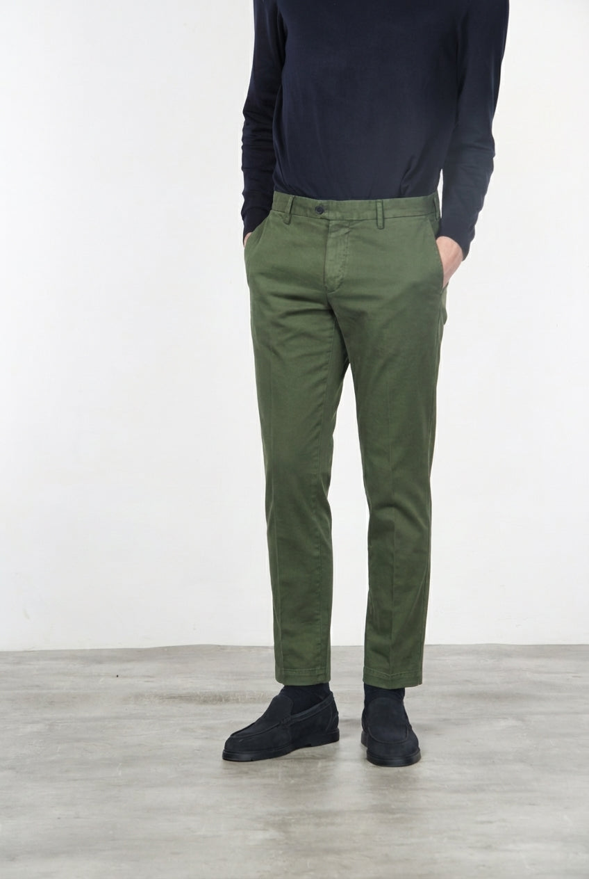 New York pantalón chino de hombre en gabardina de algodón y lana regular fit