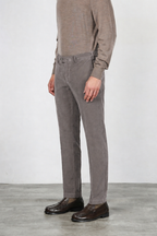 New York men’s chino pants in stretch 2000-wale velvet with regular fit ①

