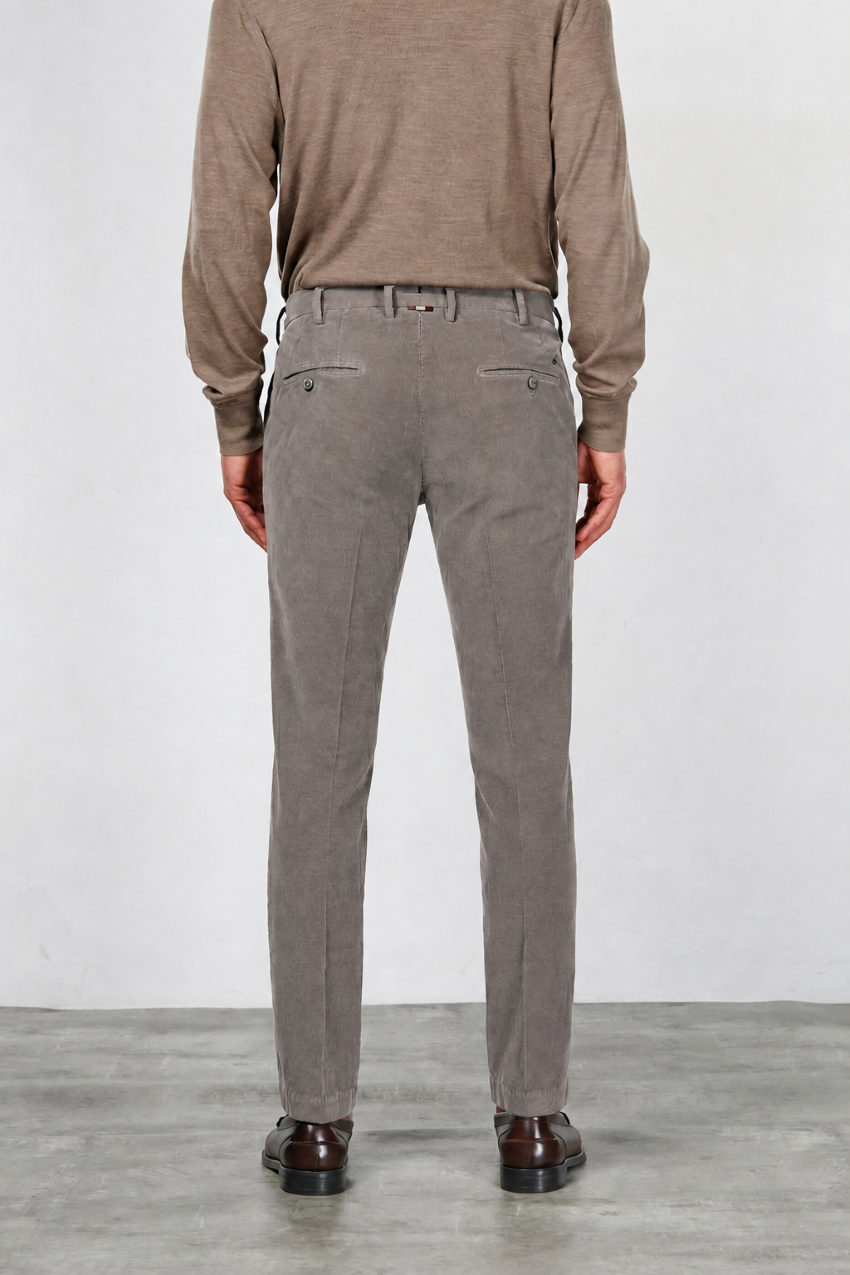 New York men’s chino pants in stretch 2000-wale velvet with regular fit ①
