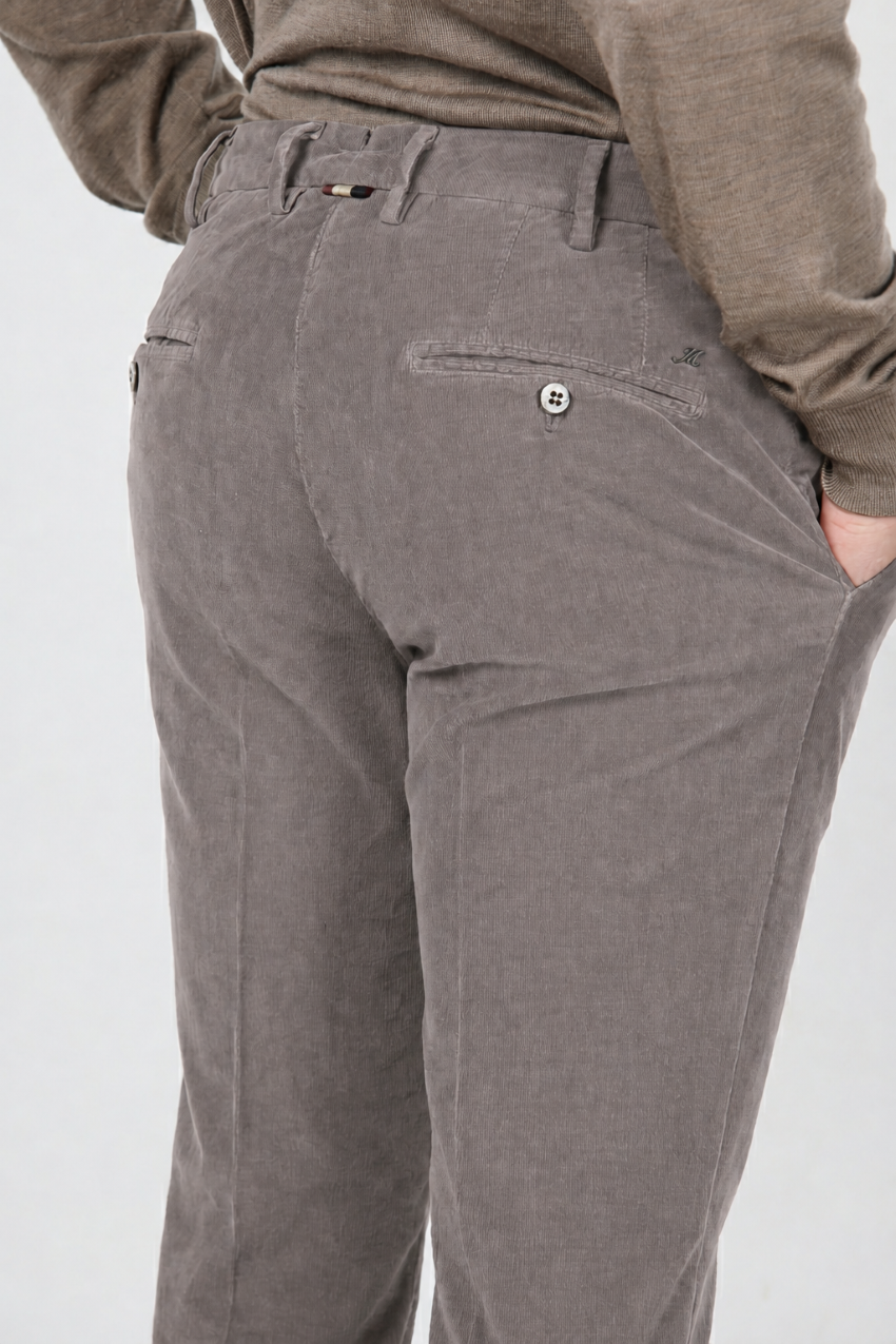 New York men’s chino pants in stretch 2000-wale velvet with regular fit ①
