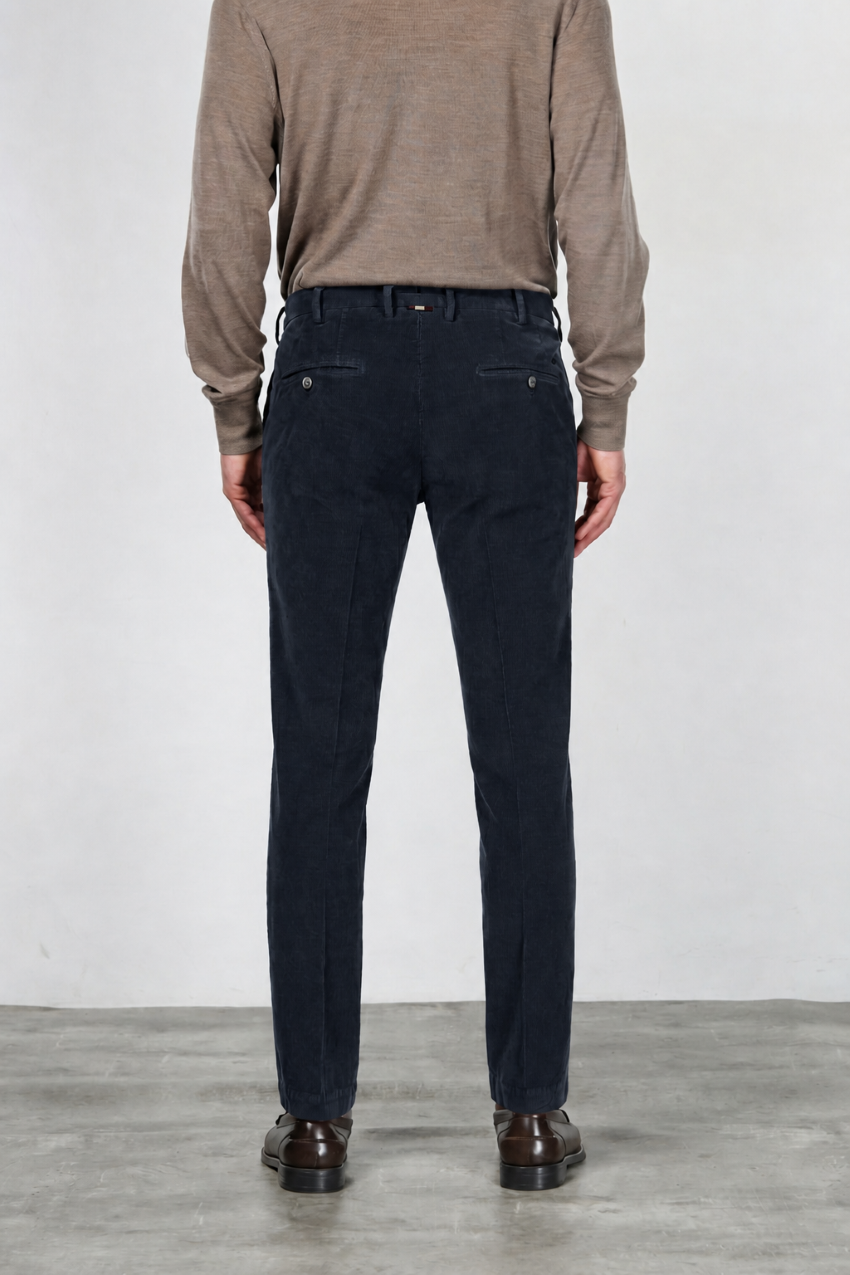 New York Chinohose für Herren aus stretchigem 2000-Rippen-Samt mit regular fit ①
