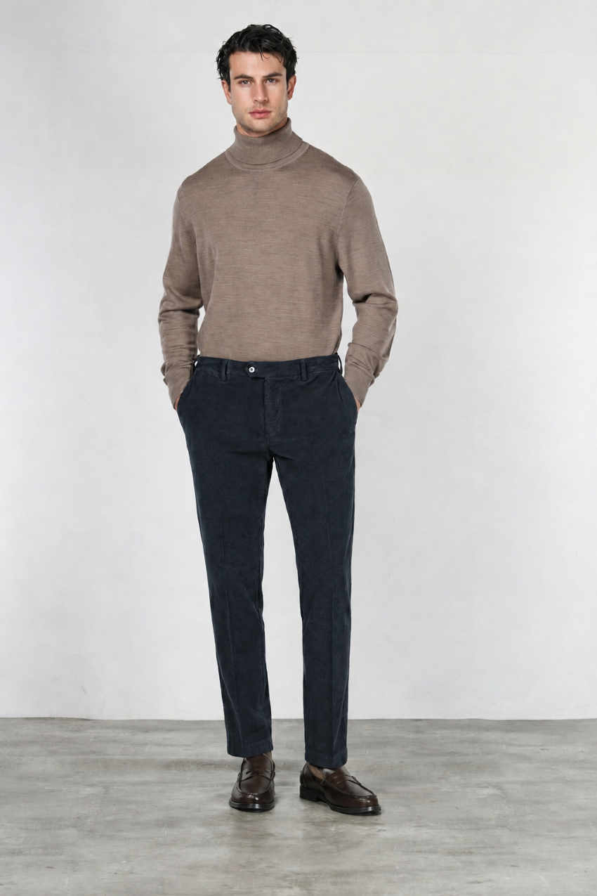 New York Chinohose für Herren aus stretchigem 2000-Rippen-Samt mit regular fit ①
