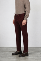 New York Chinohose für Herren aus stretchigem 2000-Rippen-Samt mit regular fit ①
