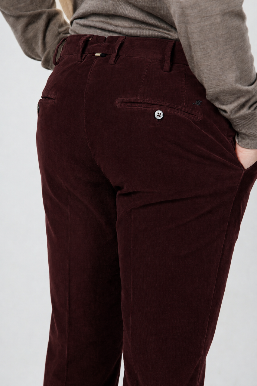 New York Chinohose für Herren aus stretchigem 2000-Rippen-Samt mit regular fit ①

