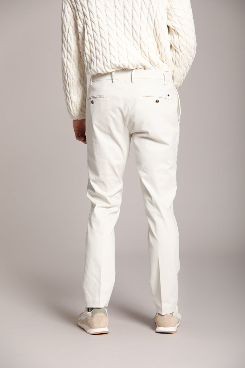 Foto 6 New York Time 1 Pinces pantalone chino uomo in gabardina regular fit