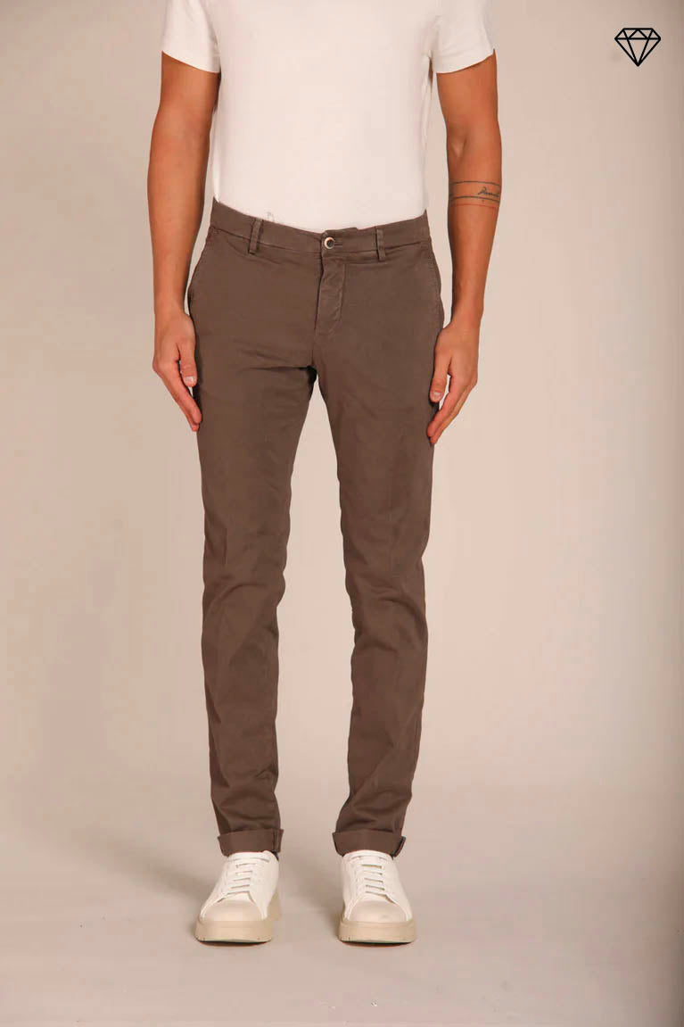 Milano pantalone chino uomo in gabardina stretch extra slim fit ①