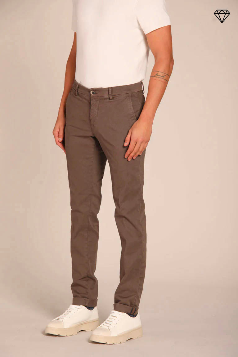 Milano pantalone chino uomo in gabardina stretch extra slim fit ①