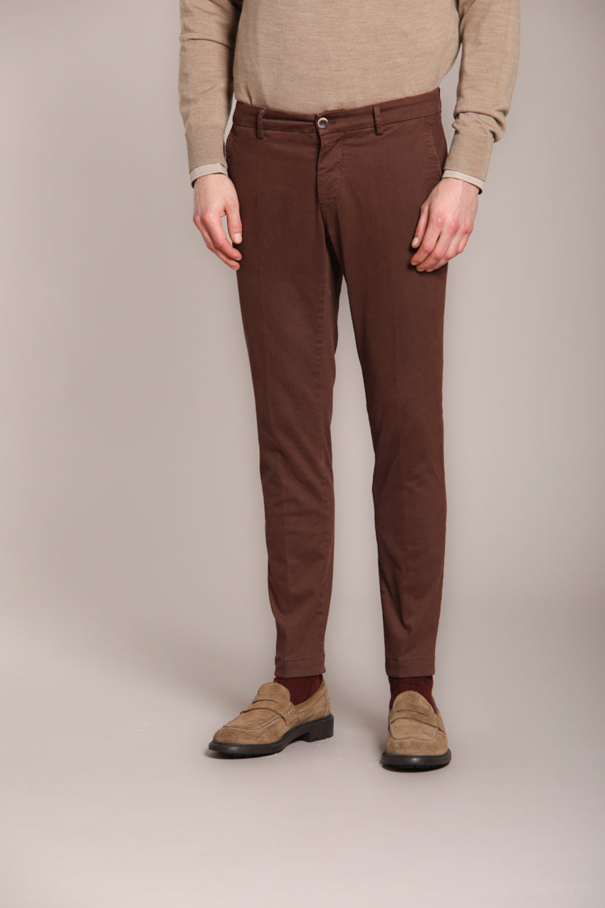 Milano pantalone chino uomo in gabardina stretch extra slim fit ①