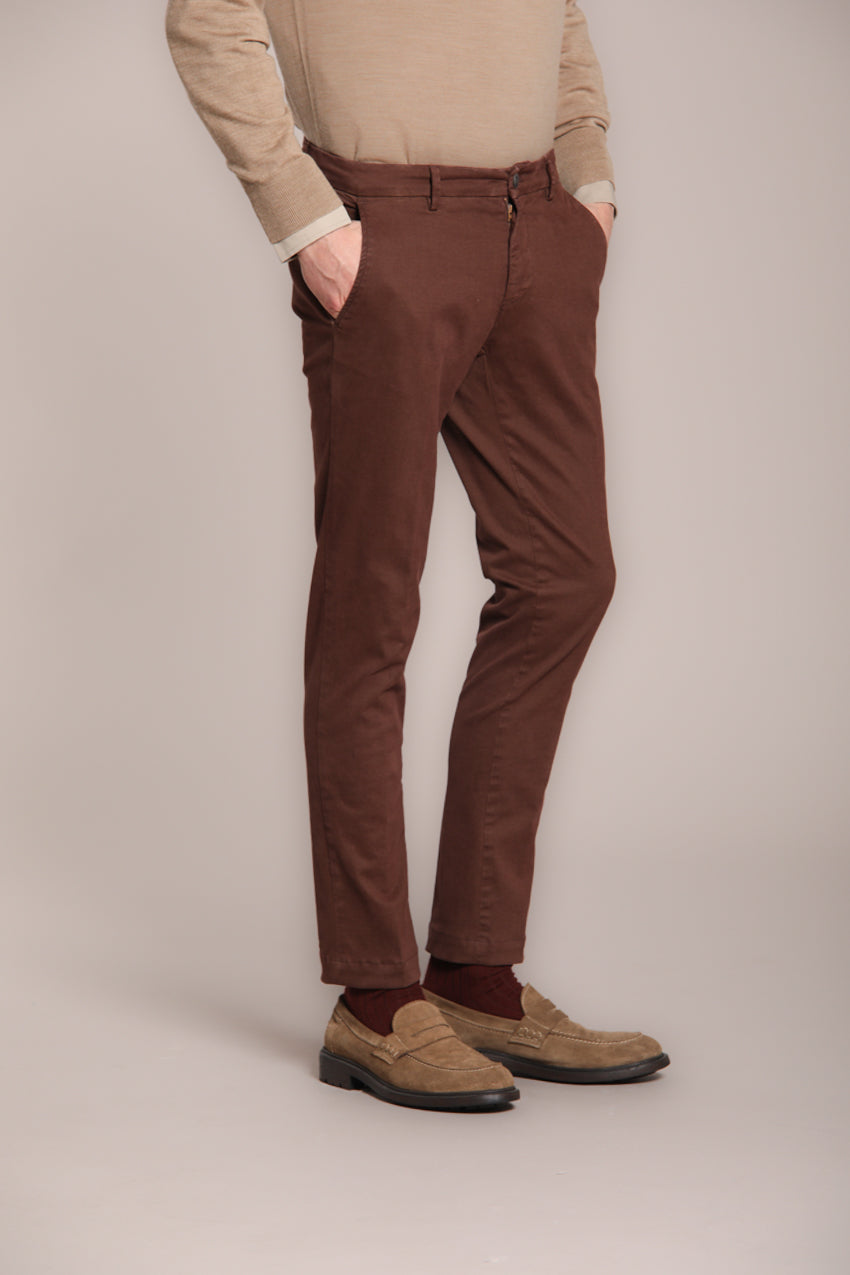 Milano pantalone chino uomo in gabardina stretch extra slim fit ①