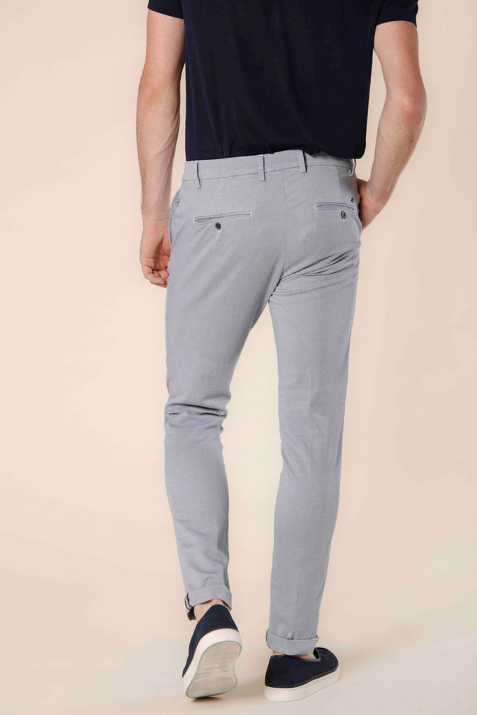 Immagine 4 di pantalone chino uomo in cotone color stucco con trama damier modello Milano Style di Mason's
