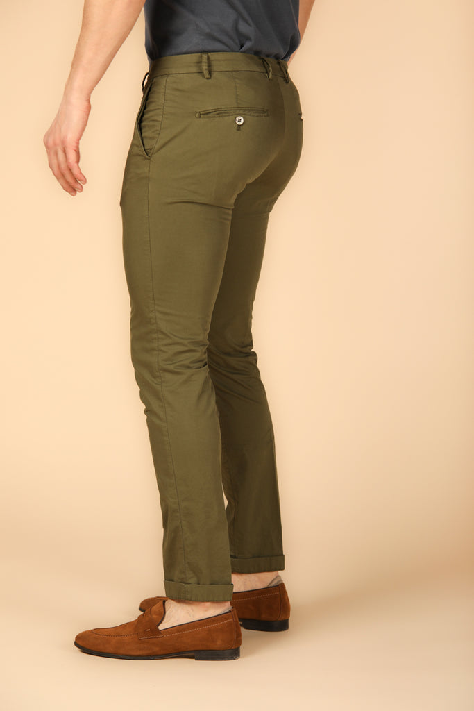 immagine 4 di pantalone chino uomo modello Milano Style in verde extra slim fit di Mason's