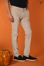 Milano pantalone chino uomo in cotone pima extra slim fit ①