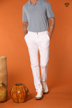 Milano pantalone chino uomo in cotone pima extra slim fit ①