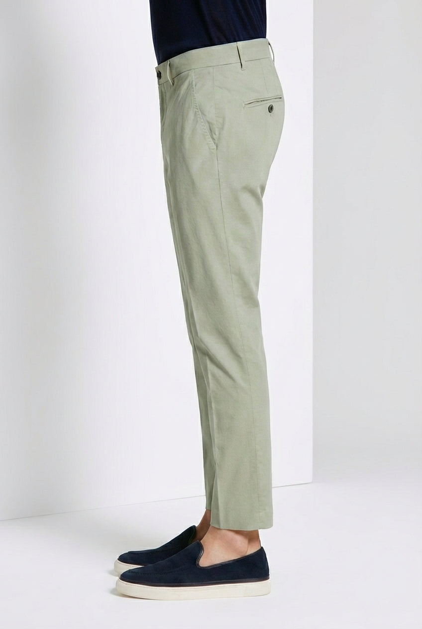 Milano pantalón chino hombre en gabardina stretch extra slim fit ①