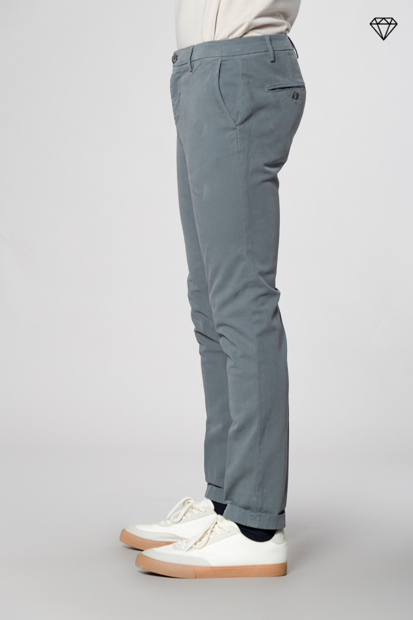 Milano pantalone chino uomo in gabardina stretch extra slim fit ①