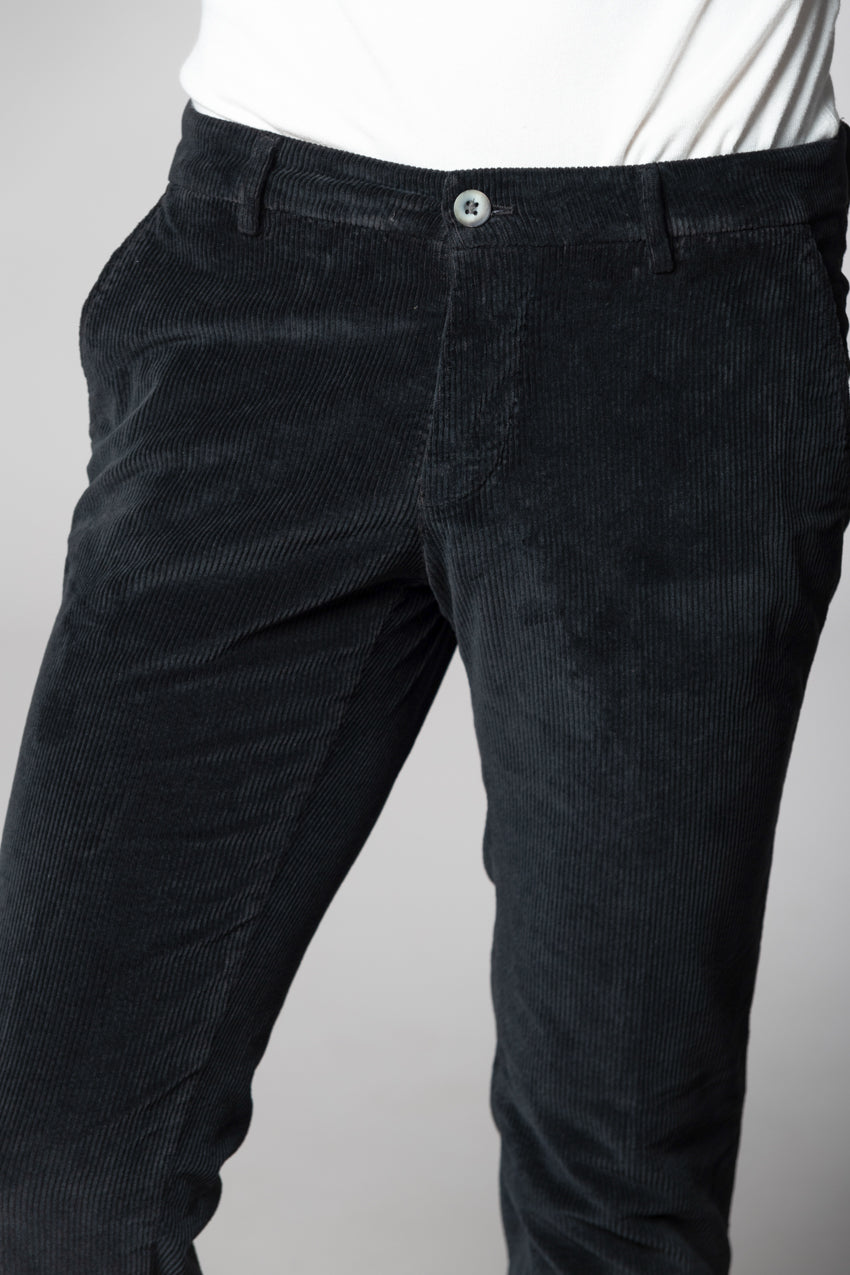 Milano Herren Chinohose aus 500-Rippen-Samt extra slim fit