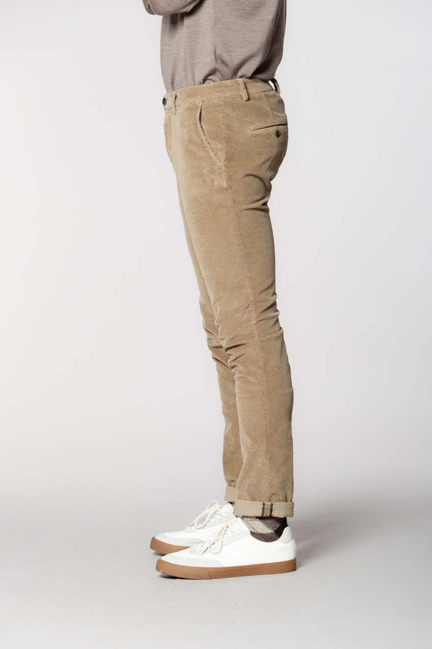 Milano pantalón chino hombre en pana de 500 líneas extra slim fit