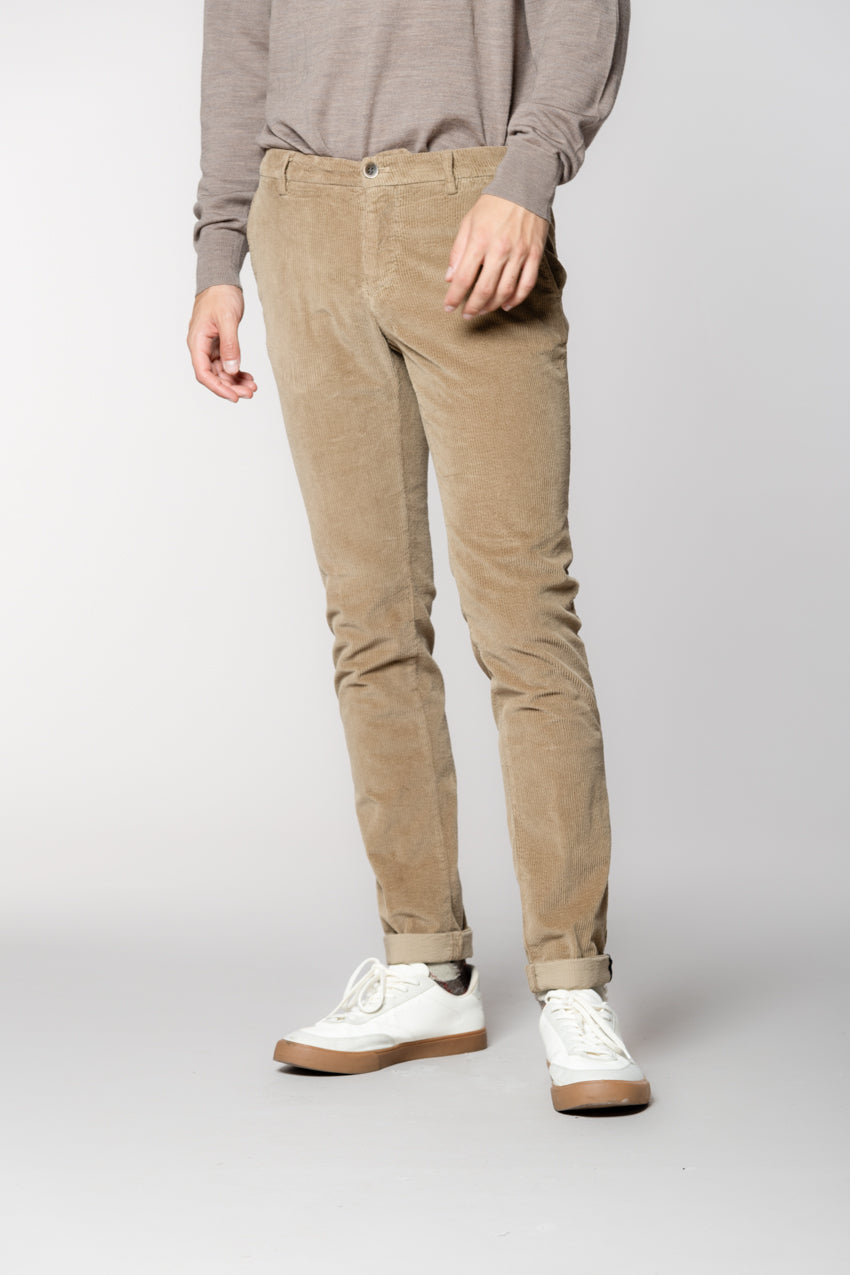 Milano pantalón chino hombre en pana de 500 líneas extra slim fit