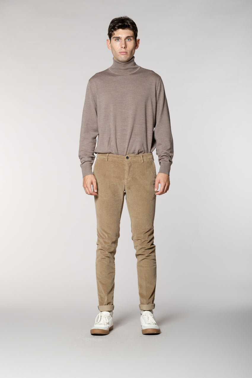 Milano pantalón chino hombre en pana de 500 líneas extra slim fit