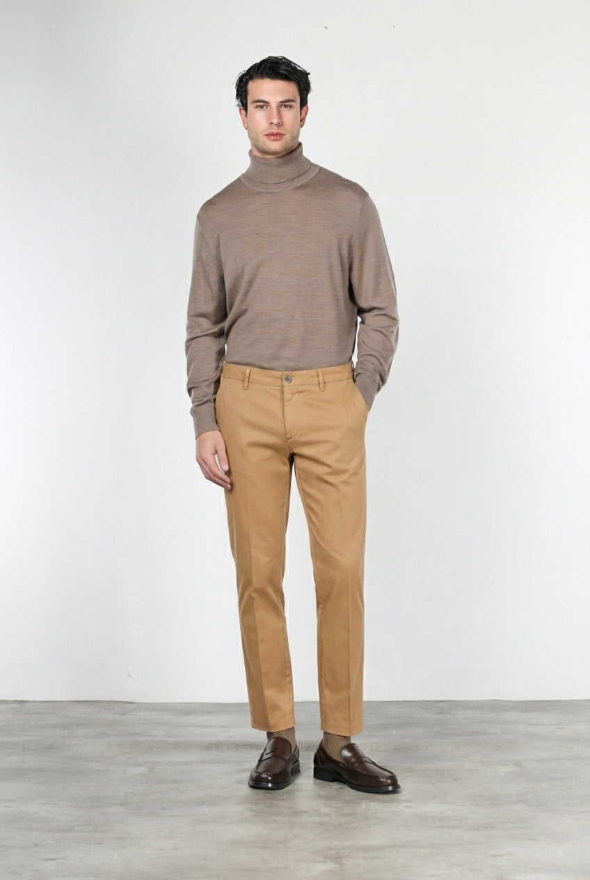 Milano pantalon chino homme en gabardine stretch extra slim fit ①
