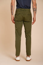 Milano pantalon chino homme en gabardine stretch extra slim fit ①