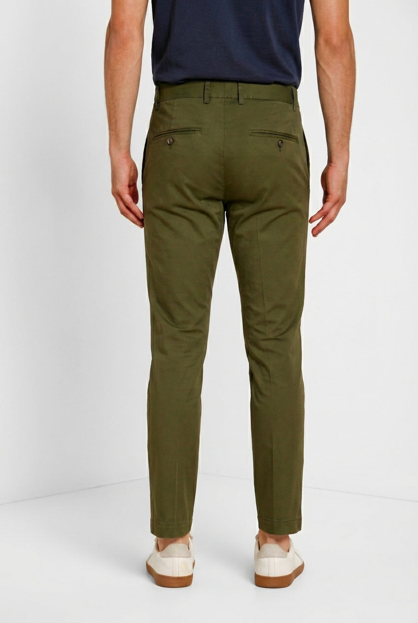 Milano pantalón chino hombre en gabardina stretch extra slim fit ①